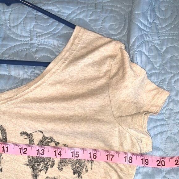 Wrangler Womens Beige Graphic Tee Herd That Print Short Sleeve V-Neck Size S - Picture 6 of 8